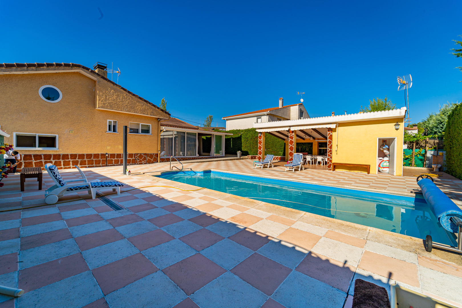 FOTO-CHALET-EUROVILLAS-2